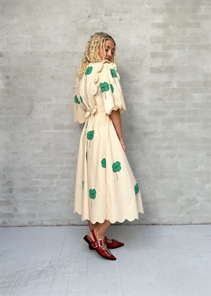 Embroidered midi kjole with scallops Creme/Green Stella Nova 